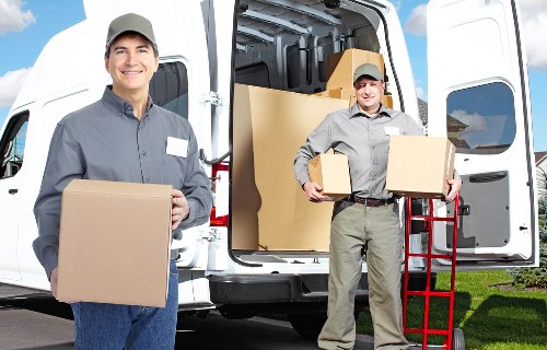 Local moving team helping with access challenges in Greenwich